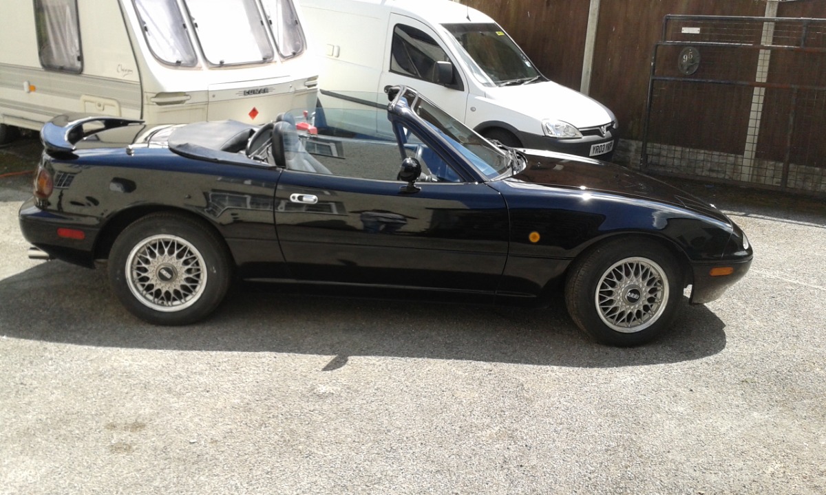 1992 Mazda MX-5 Image 2